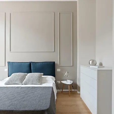 Apartment Palazzo Ungari - Bymyhomeincomo Como
