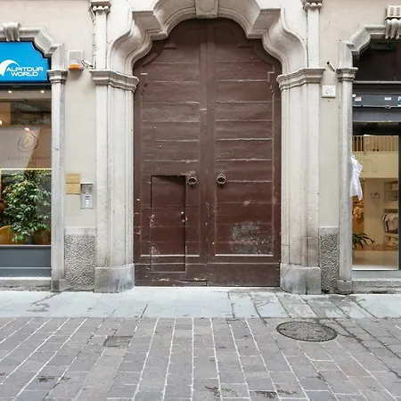Palazzo Ungari - Bymyhomeincomo