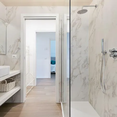 Palazzo Ungari - Bymyhomeincomo Apartment *