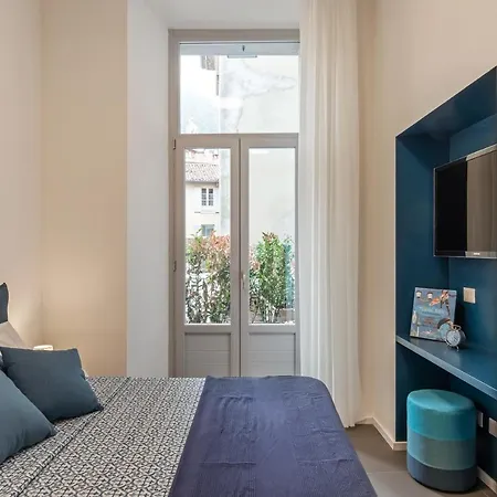 Apartment Palazzo Ungari - Bymyhomeincomo