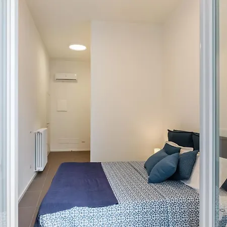 Apartment Palazzo Ungari - Bymyhomeincomo
